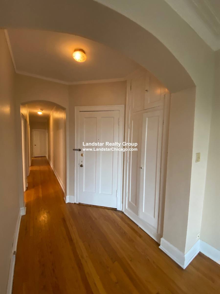 Apartment for rent at 1107 Lake #3S, Evanston, IL 60202