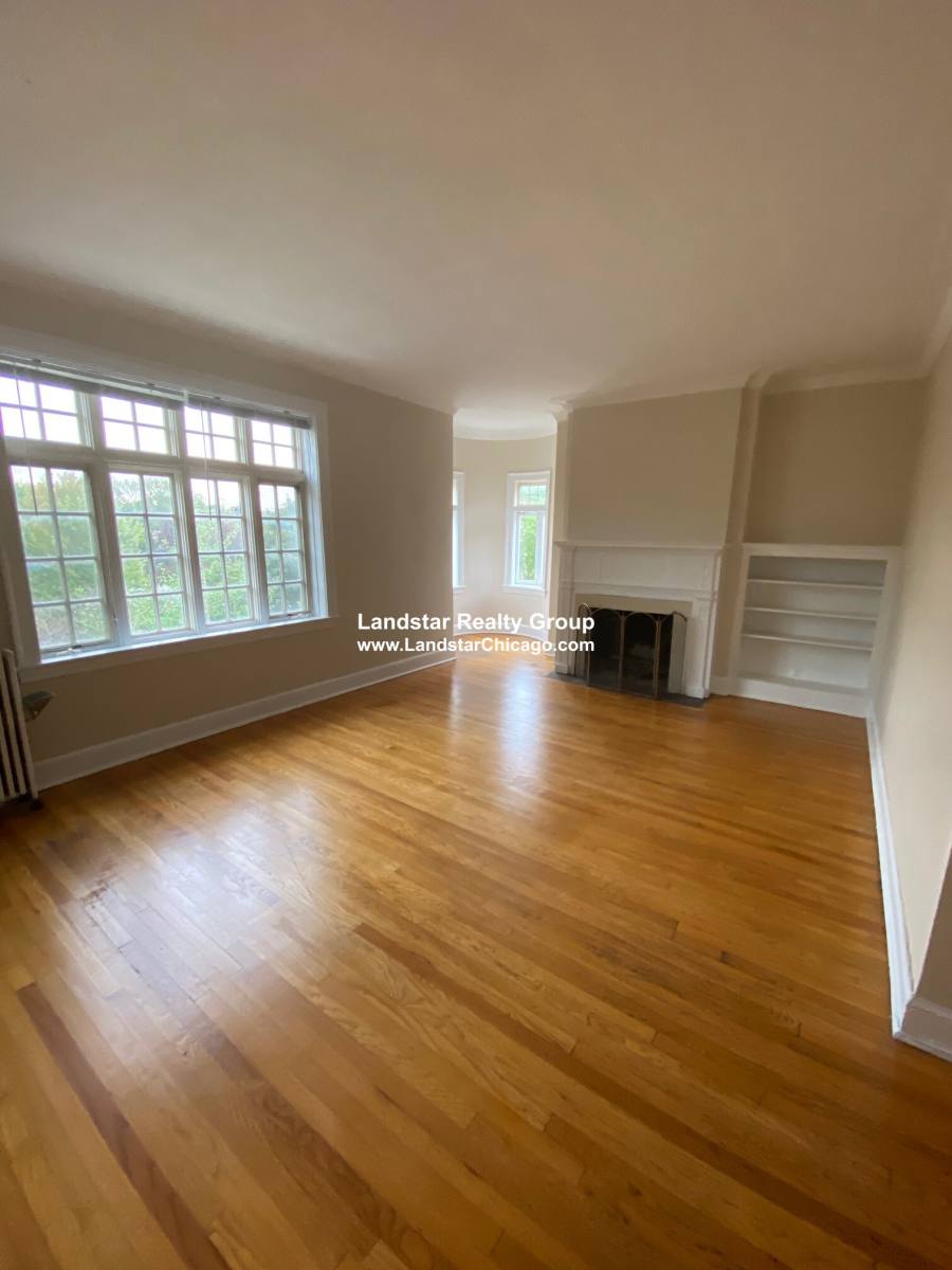 Apartment for rent at 1107 Lake #3S, Evanston, IL 60202