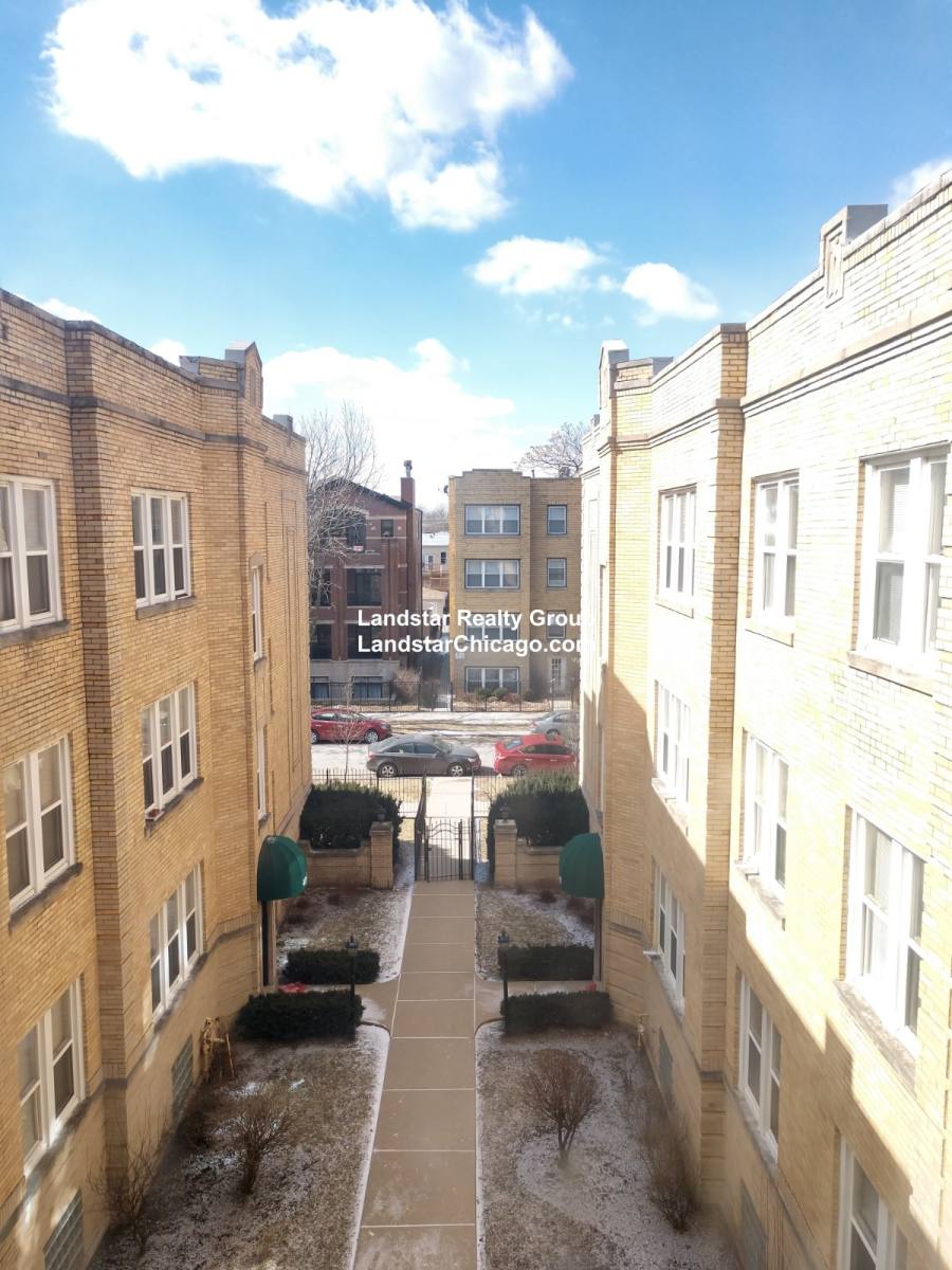 Apartment for rent at 40455 N Mozart #1E, Chicago, IL 60618