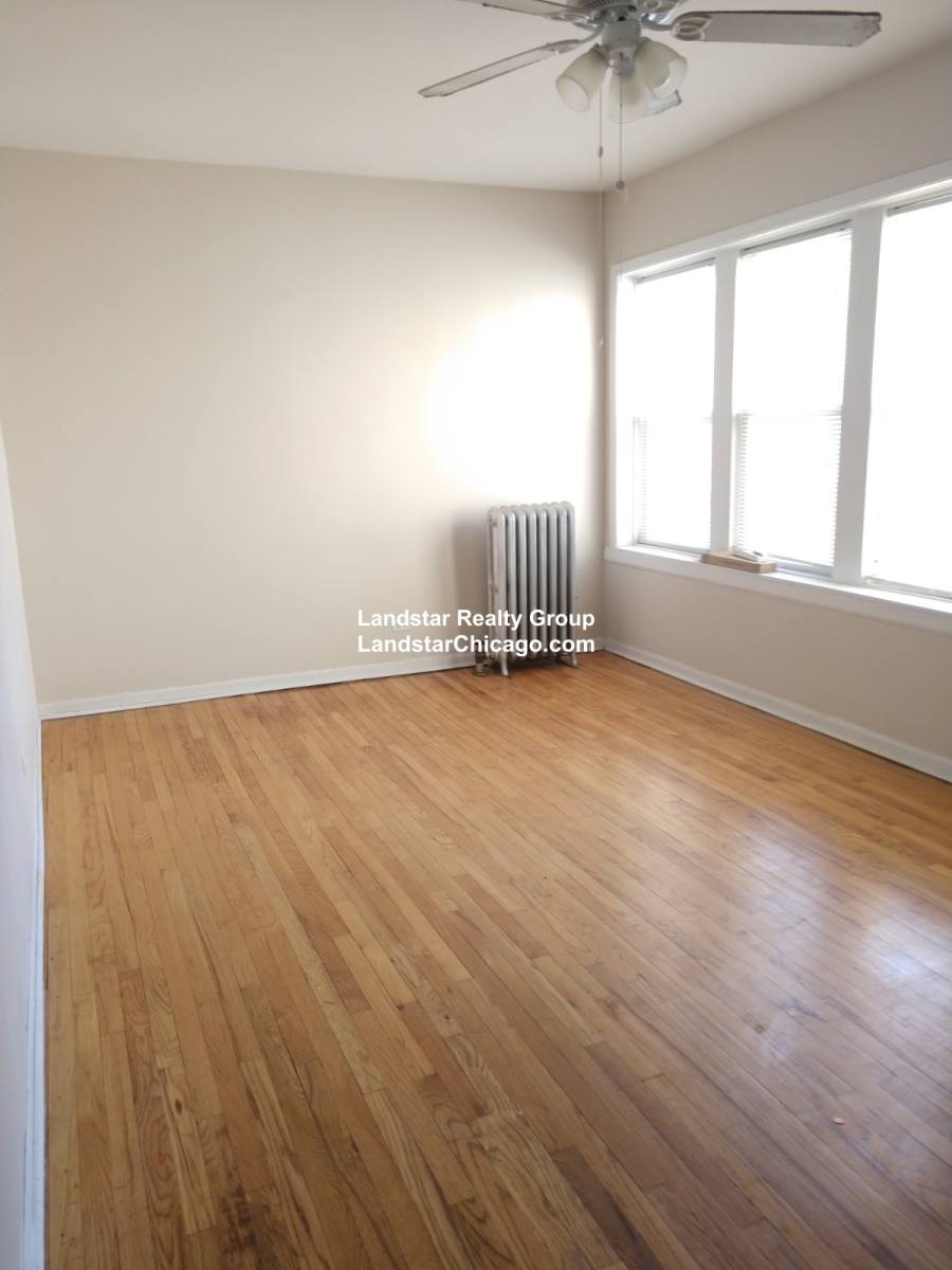Apartment for rent at 40455 N Mozart #1E, Chicago, IL 60618