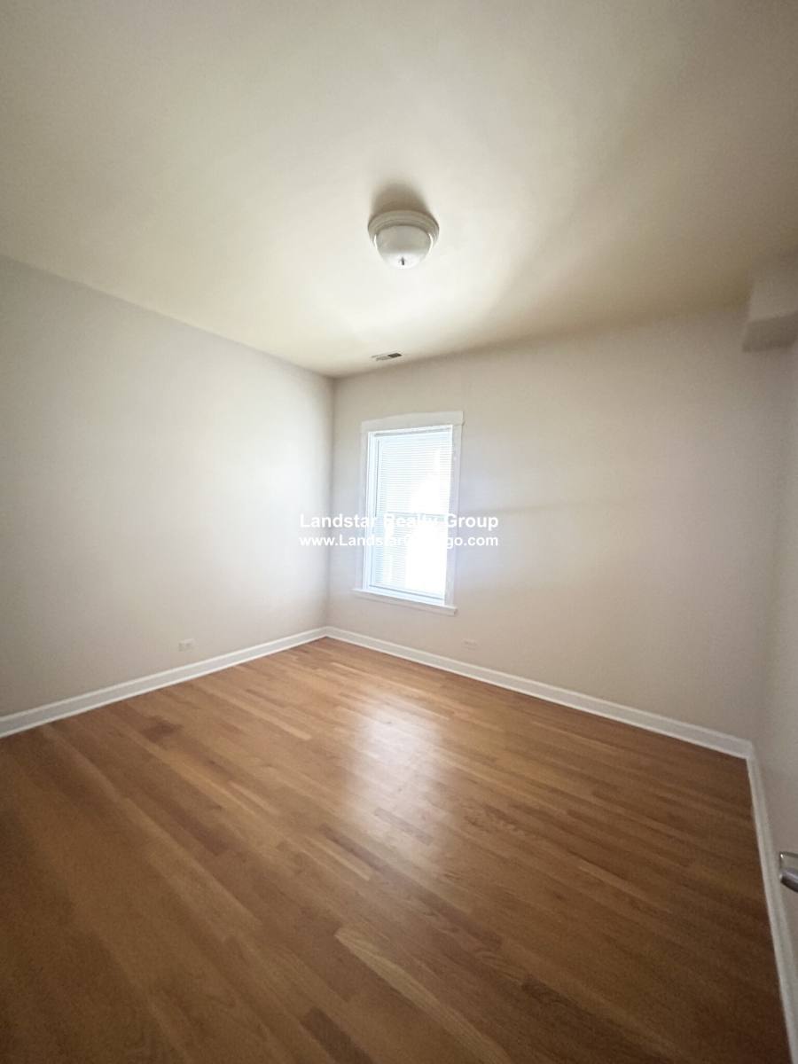Apartment for rent at 7460 N Greenview #2, Chicago, IL 60626
