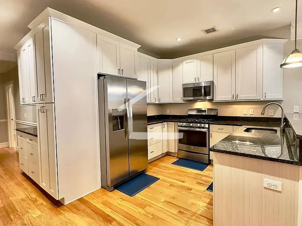Apartment for rent at 684 Massachusetts Ave #7, Boston, MA 02118