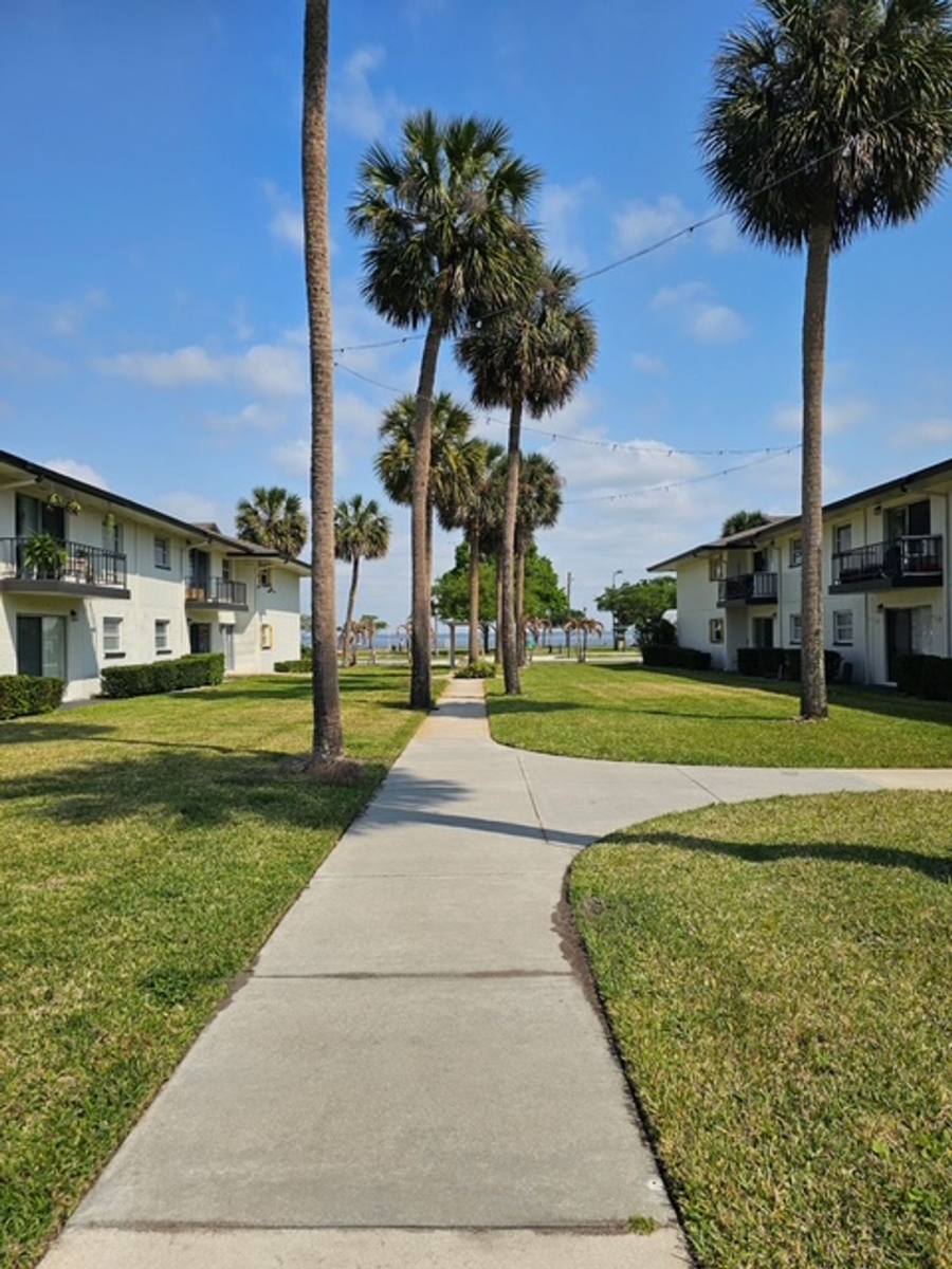 Apartment for rent at 711 E 1st St, Sanford, FL 32771