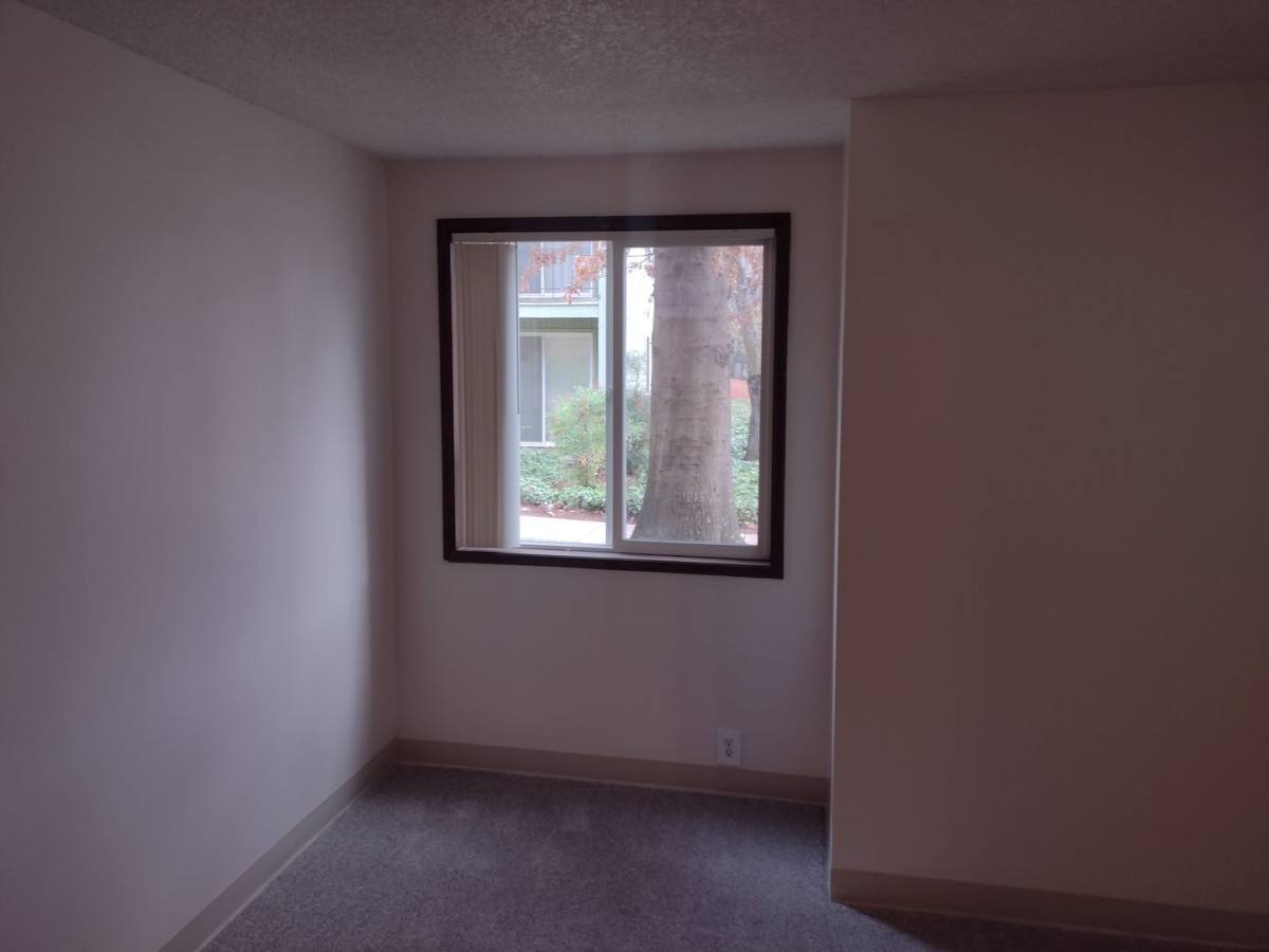 Apartment for rent at 1475 W 13th, Eugene, OR 97402