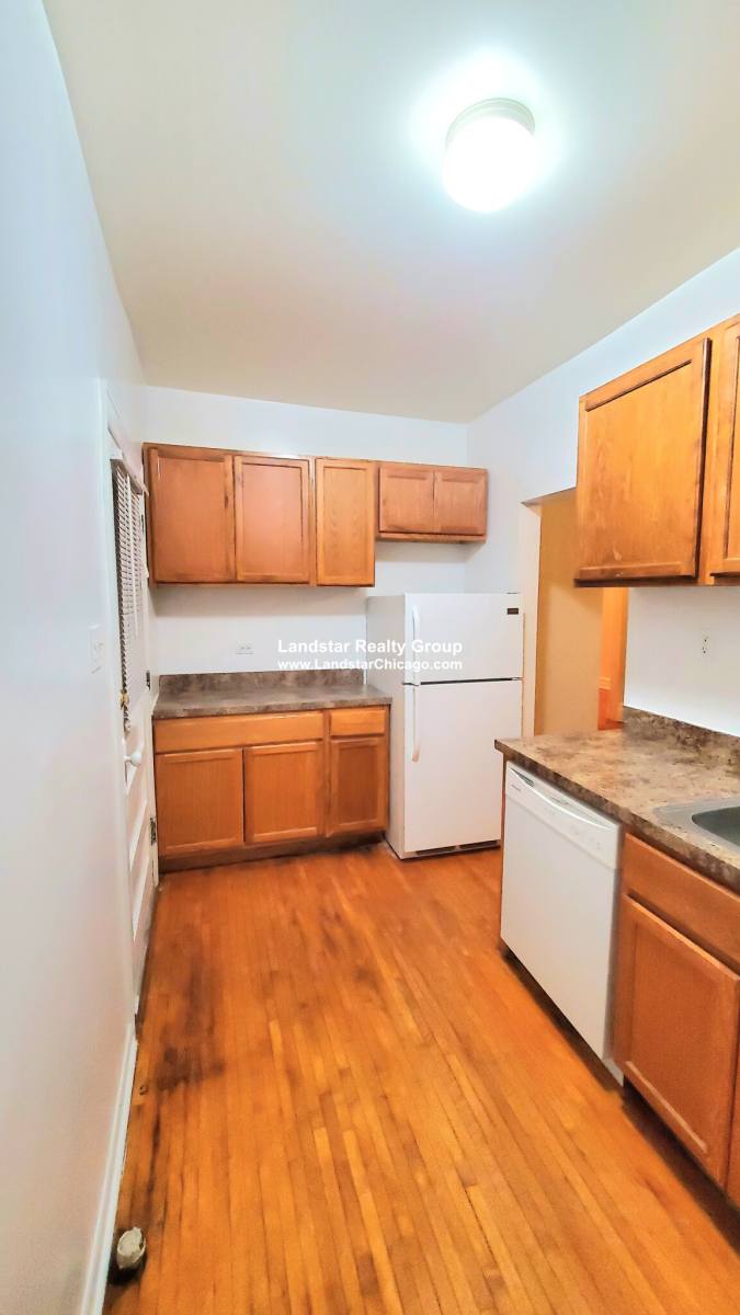 Apartment for rent at 1366 W Estes Ave, Chicago, IL 60626