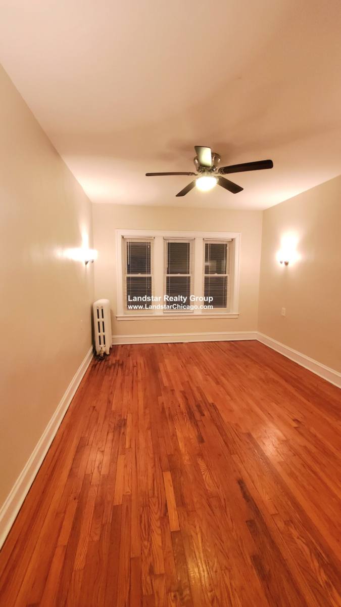 Apartment for rent at 1366 W Estes Ave, Chicago, IL 60626