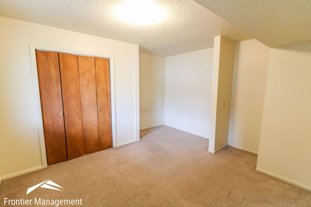 Apartment for rent at 1500 McCain Lane, Manhattan, KS 66502