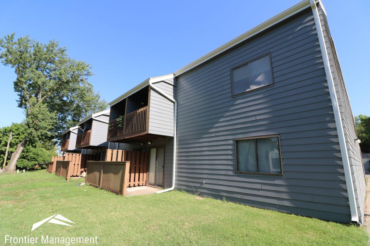 Apartment for rent at 1500 McCain Lane, Manhattan, KS 66502