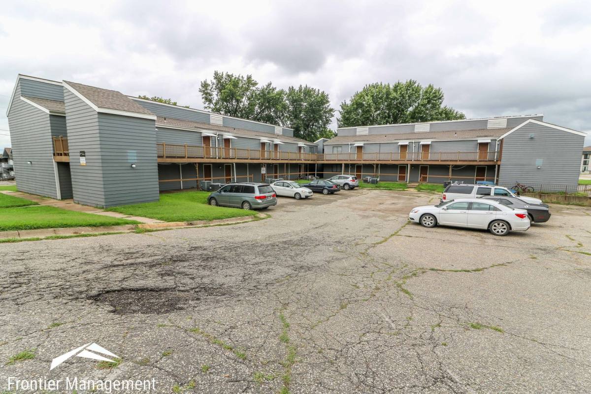 Apartment for rent at 1500 McCain Lane, Manhattan, KS 66502