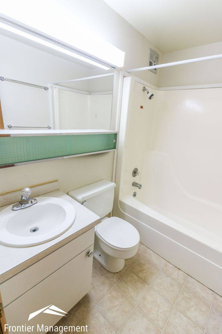 Apartment for rent at 1500 McCain Lane, Manhattan, KS 66502