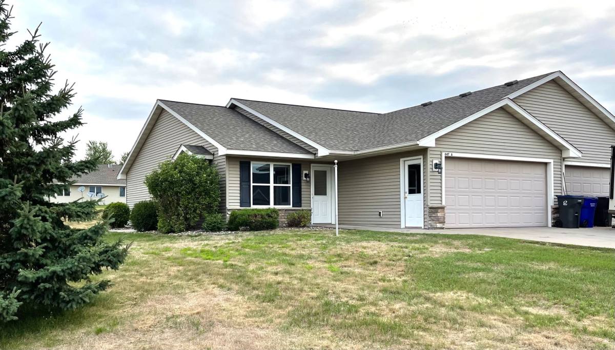 Townhouse for rent at 647-A W 9th, New Richmond, WI 54017