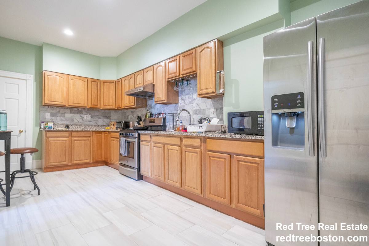 Apartment for rent at 872 Huntington Ave #1, Boston, MA 02115