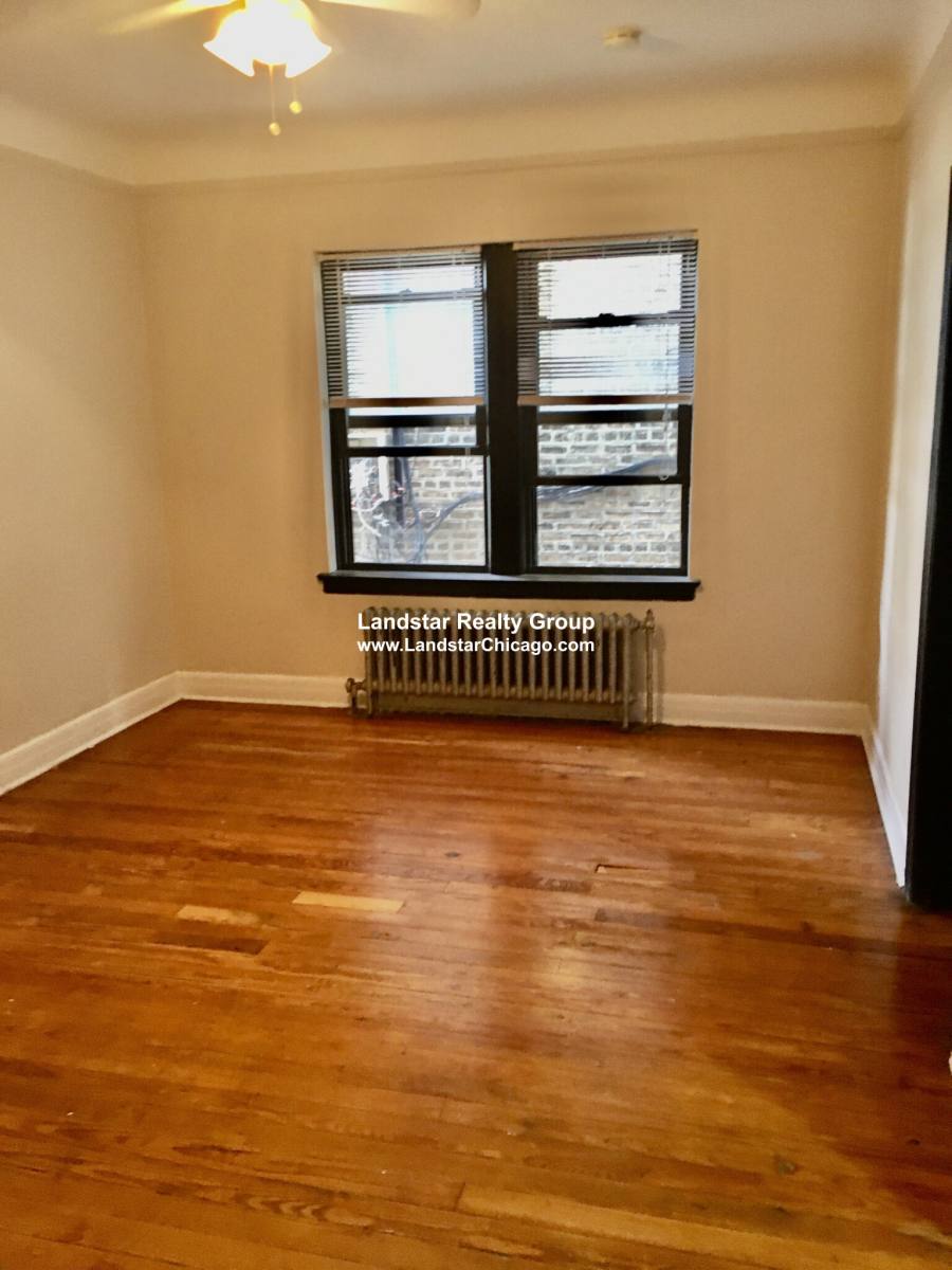 Apartment for rent at 948 W Cuyler Ave #115, Chicago, IL 60613