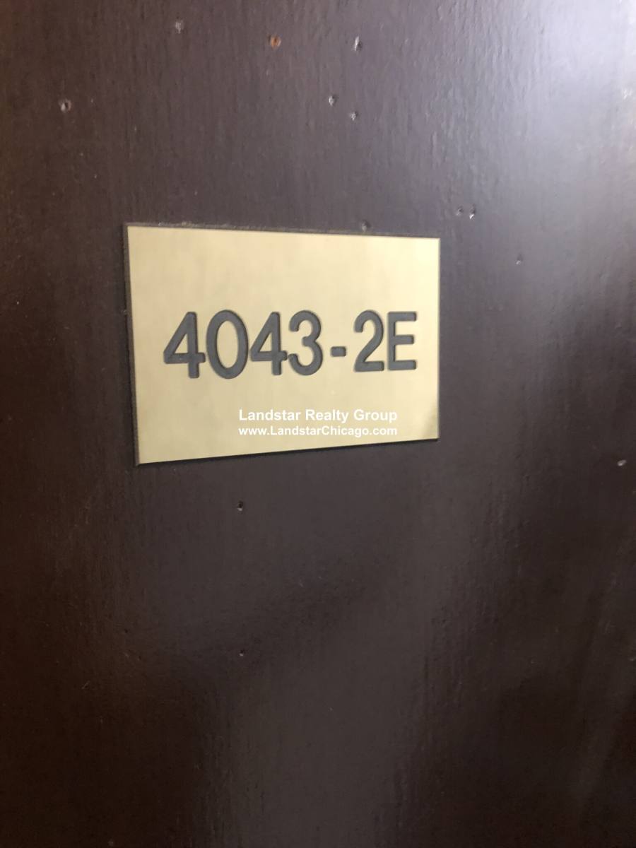 Apartment for rent at 4043 N Mozart #1E, Chicago, IL 60618
