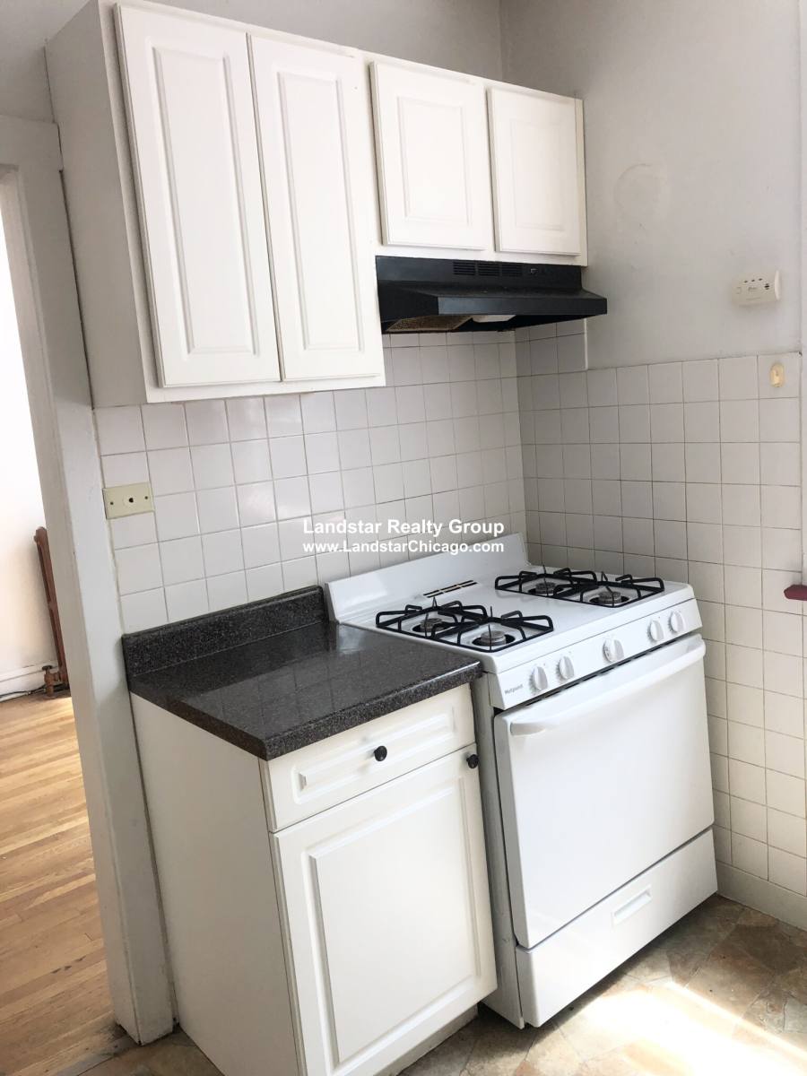Apartment for rent at 4043 N Mozart #1E, Chicago, IL 60618