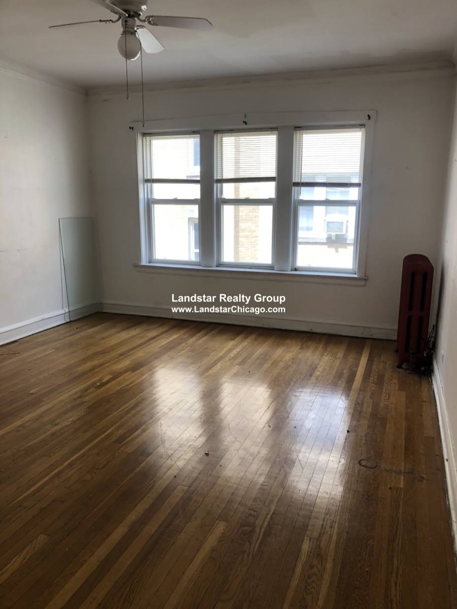 Apartment for rent at 4043 N Mozart #1E, Chicago, IL 60618