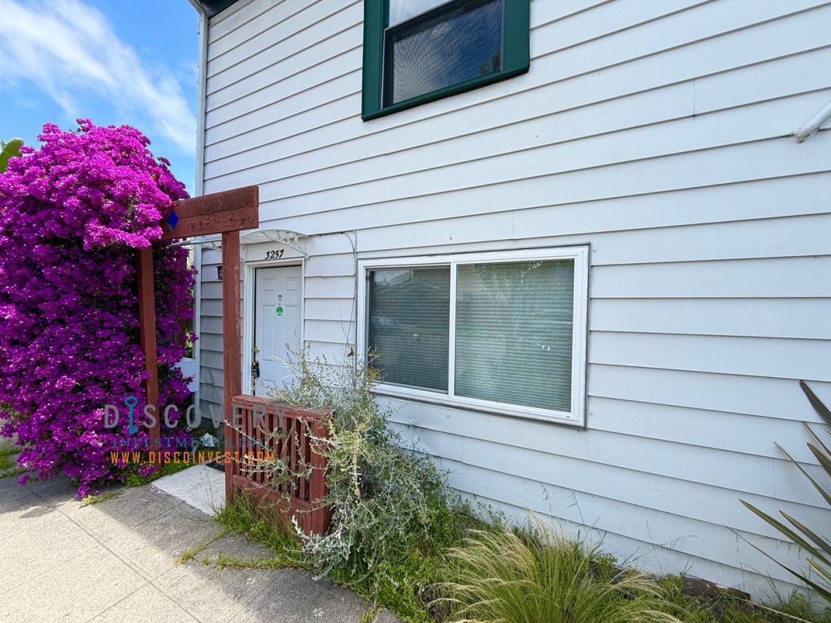 Apartment for rent at 1301 Alcatraz Ave, Berkeley, CA 94702