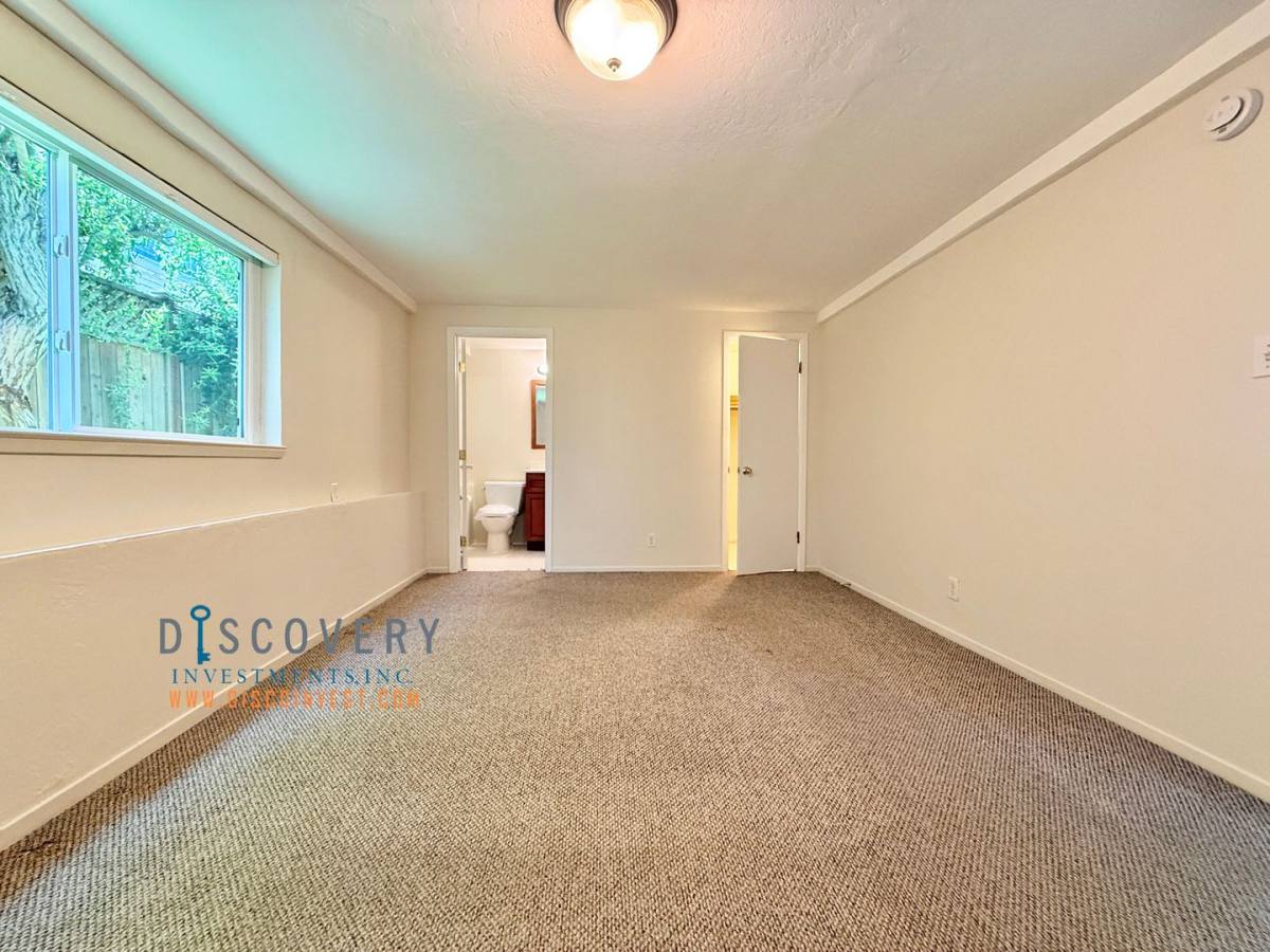 Apartment for rent at 1301 Alcatraz Ave, Berkeley, CA 94702