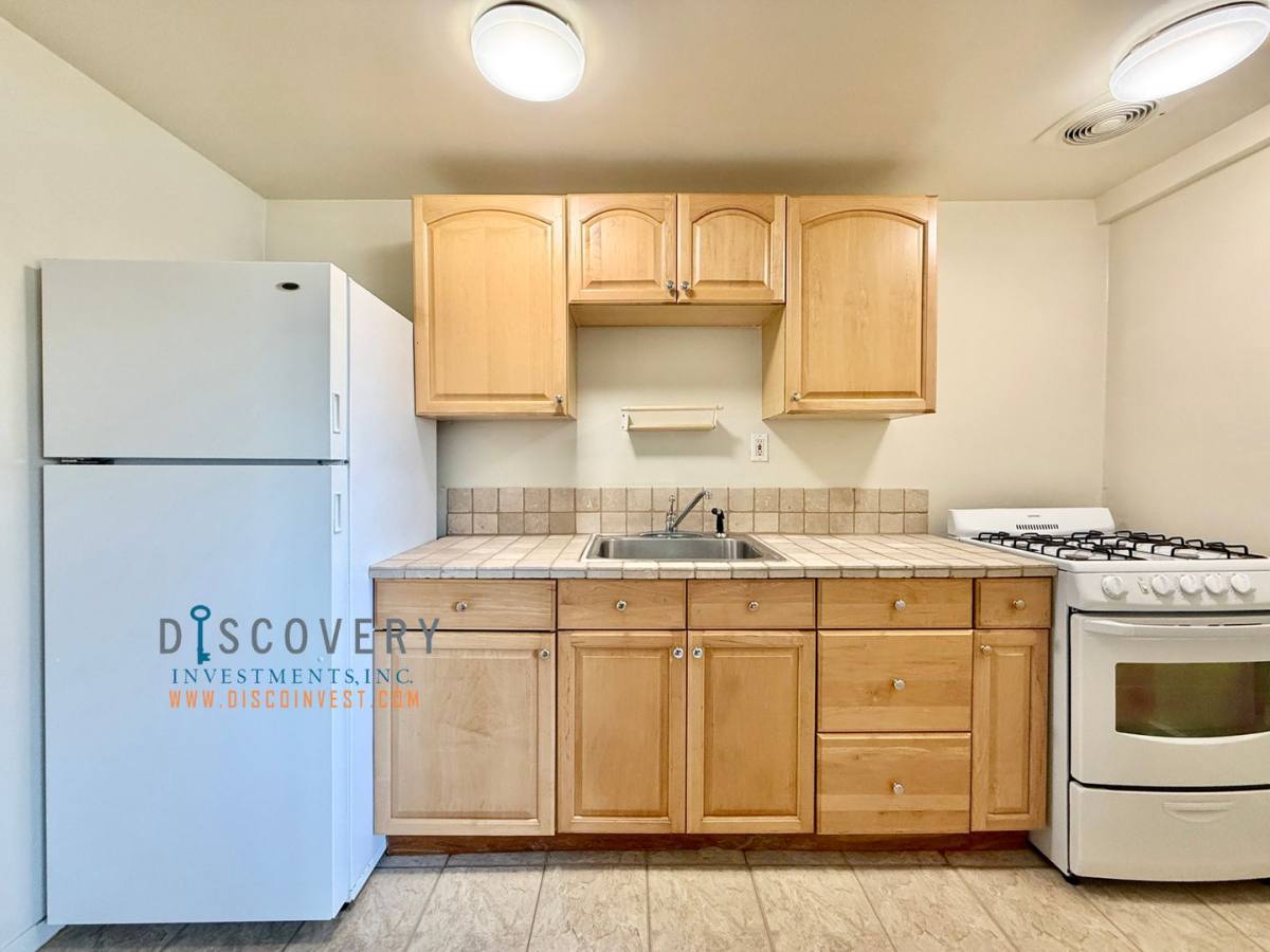 Apartment for rent at 1301 Alcatraz Ave, Berkeley, CA 94702