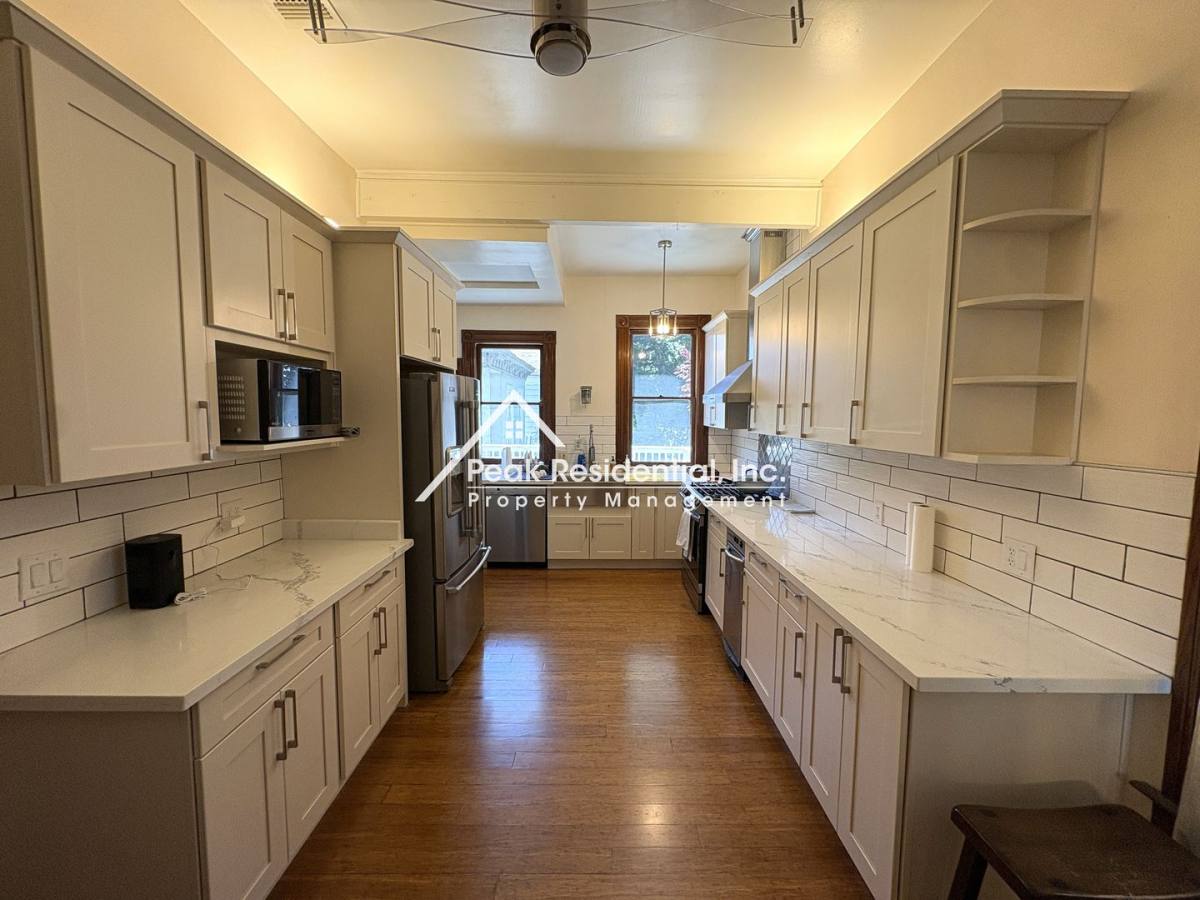 House for rent at 2400 I St, Sacramento, CA 95816
