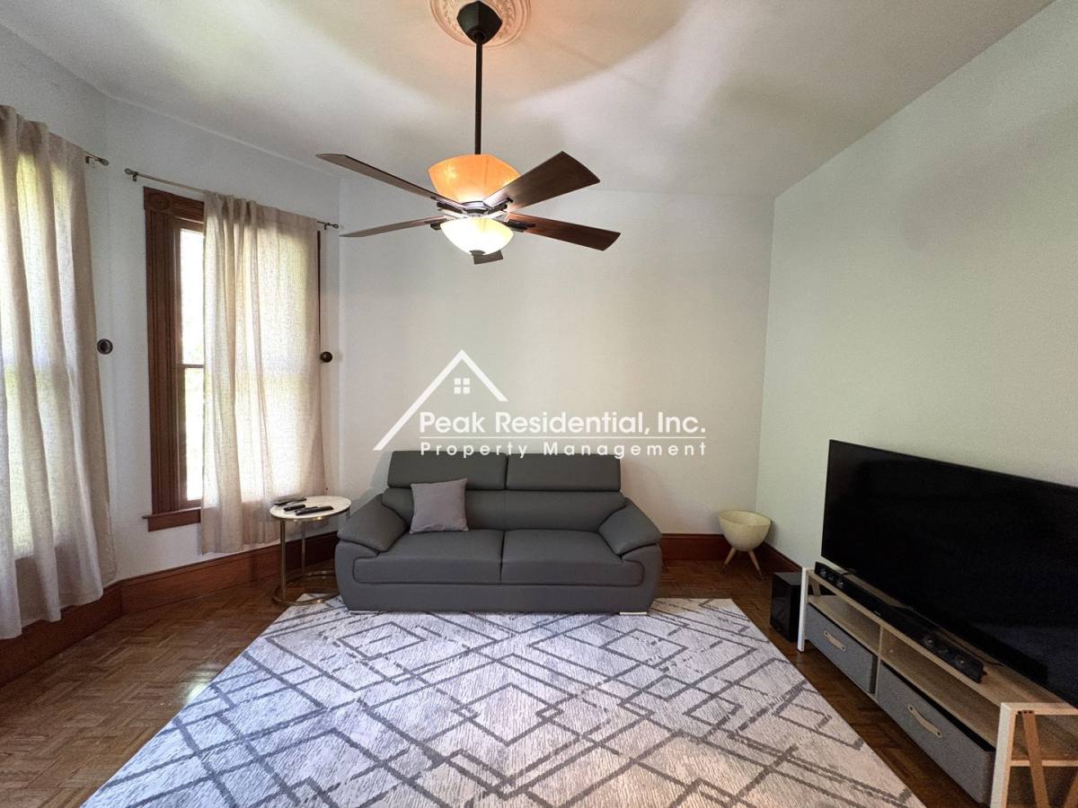House for rent at 2400 I St, Sacramento, CA 95816