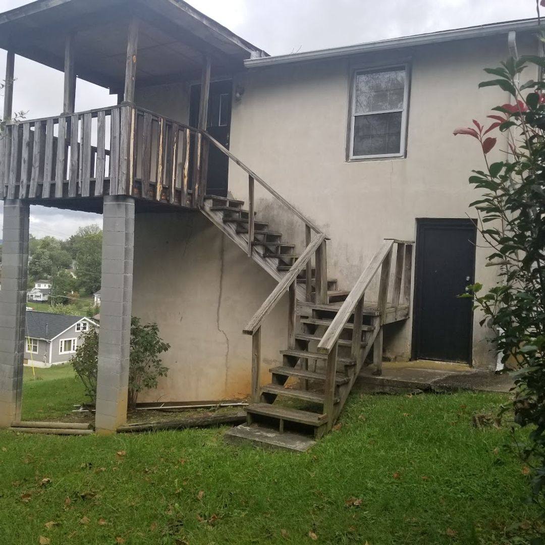 Apartment for rent at 123 Lilly St, Bristol, TN 37620