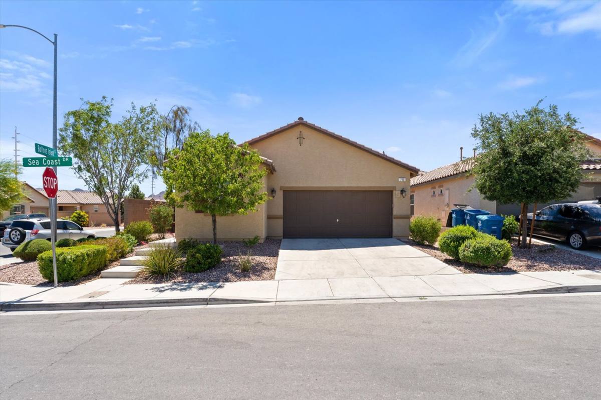 House for rent at 700 Sea Coast Dr, Henderson, NV 89002