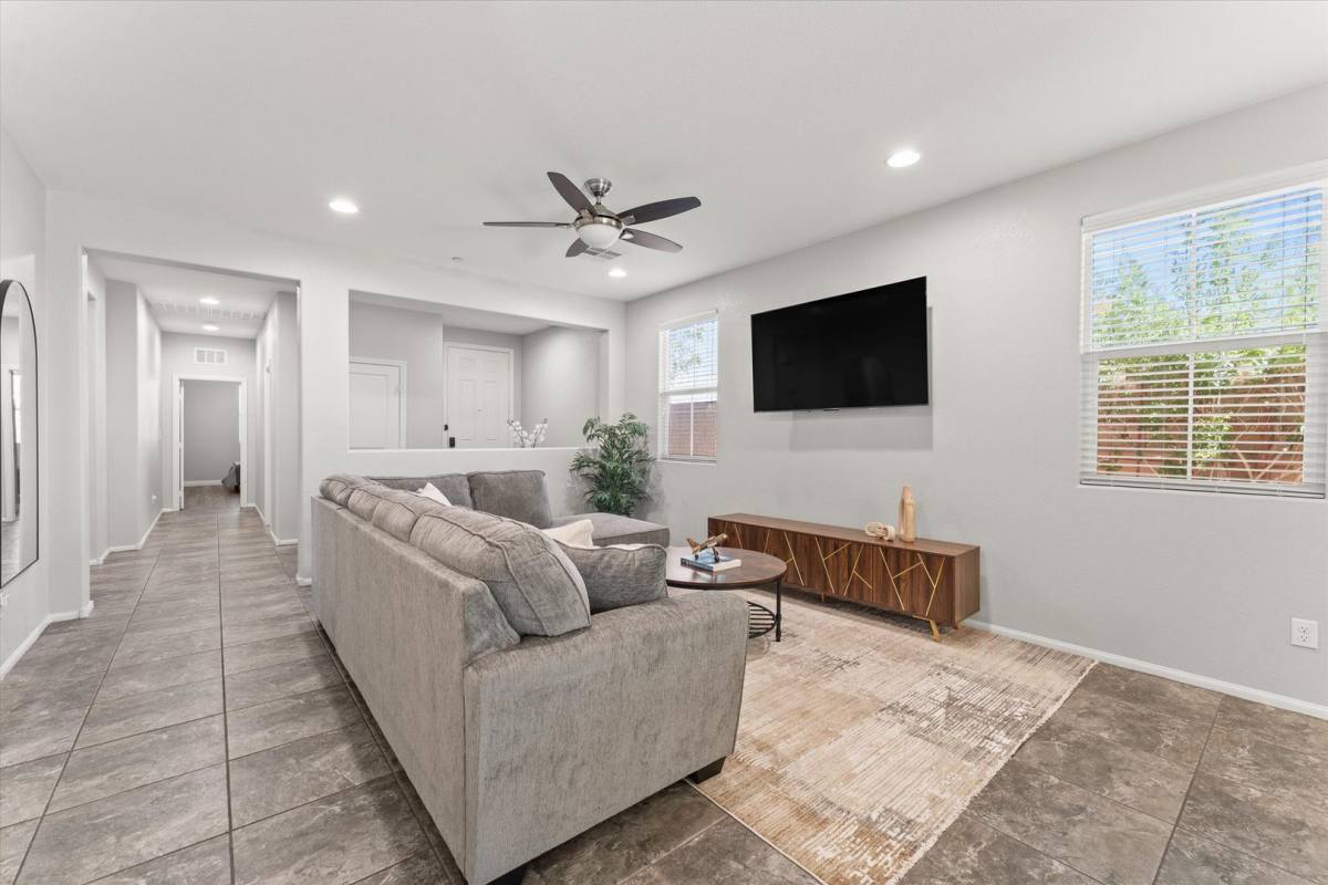 House for rent at 700 Sea Coast Dr, Henderson, NV 89002