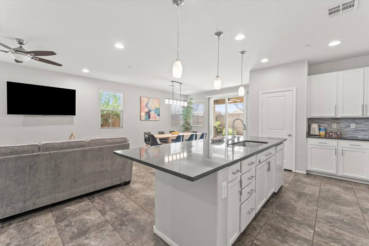 House for rent at 700 Sea Coast Dr, Henderson, NV 89002