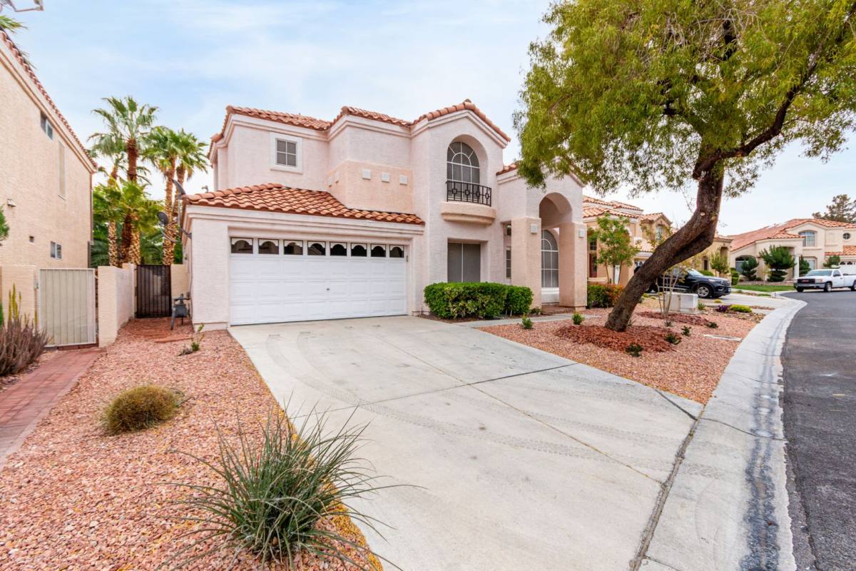 House for rent at 2412 Shady Vista Dr, Las Vegas, NV 89134