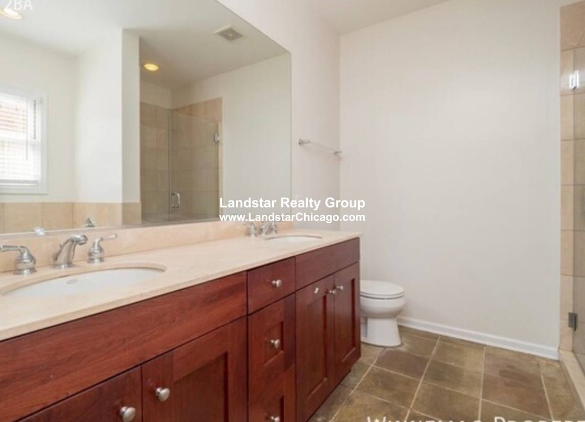Apartment for rent at 7228 N Bell Ave #3N, Chicago, IL 60645
