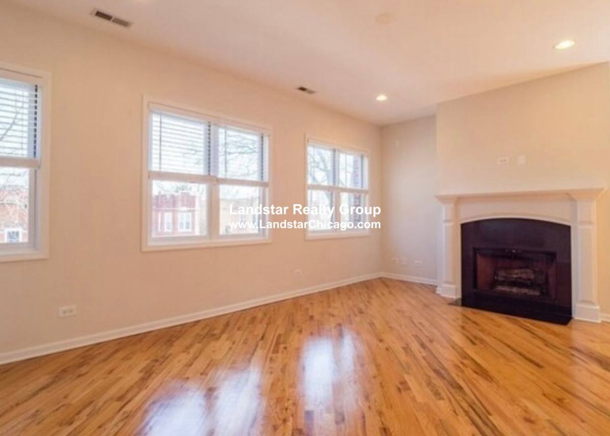 Apartment for rent at 7228 N Bell Ave #3N, Chicago, IL 60645