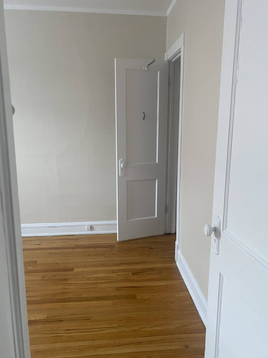 Apartment for rent at 2346 W Touhy Ave #1E, Chicago, IL 60645