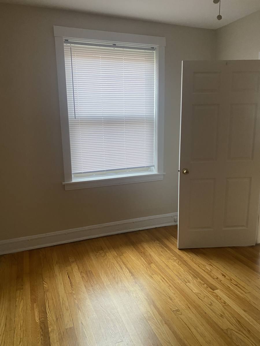 Apartment for rent at 2346 W Touhy Ave #1E, Chicago, IL 60645