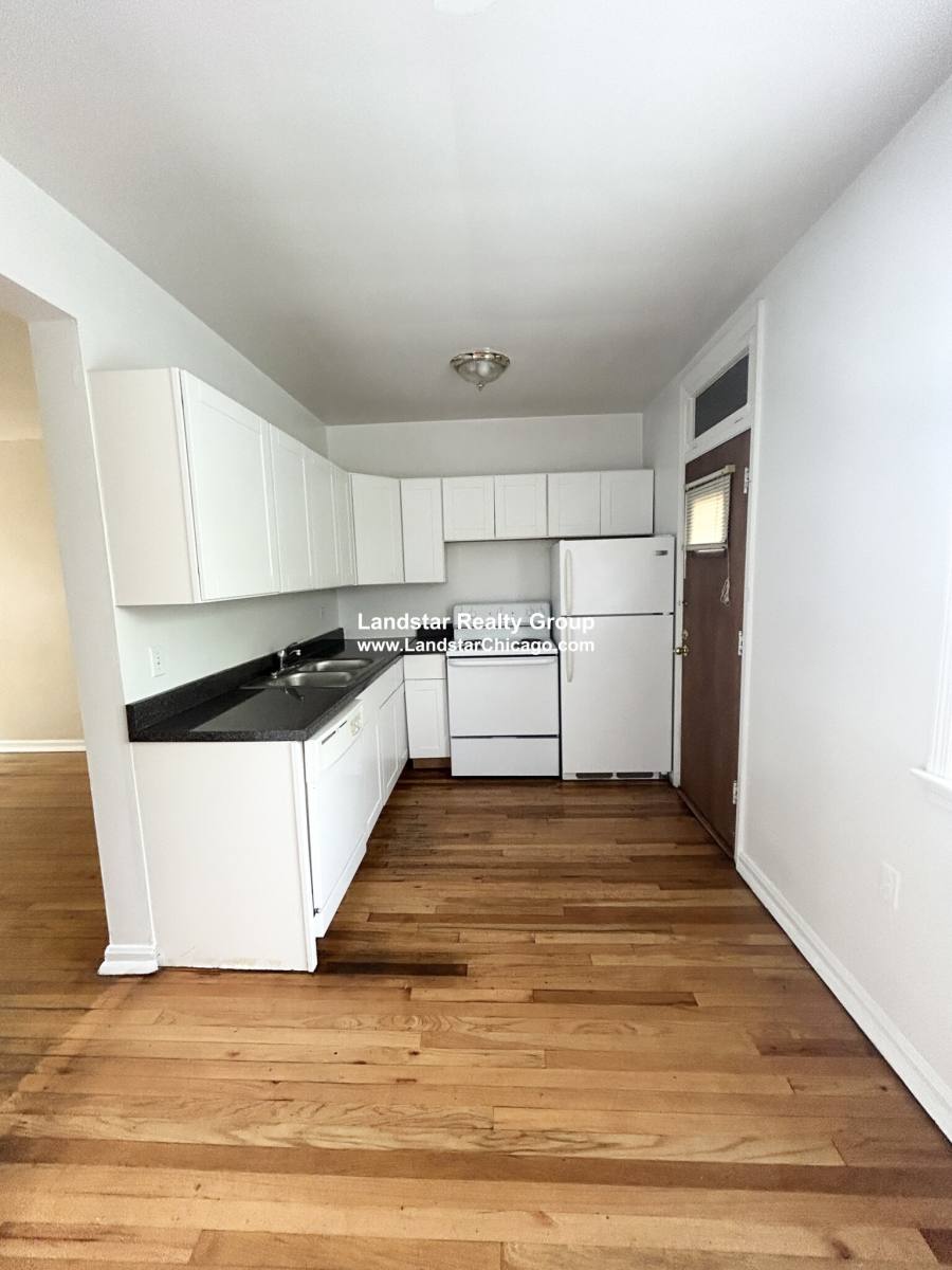 Apartment for rent at 1916 W Lunt Ave #3S, Chicago, IL 60626