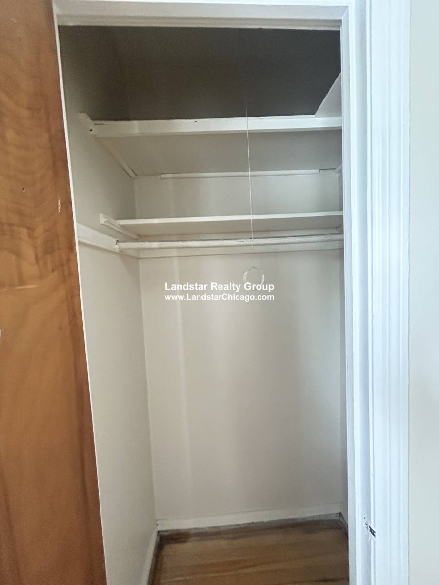 Apartment for rent at 1916 W Lunt Ave #3S, Chicago, IL 60626