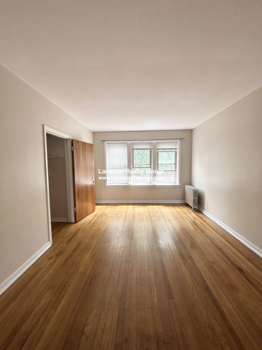 Apartment for rent at 1916 W Lunt Ave #3S, Chicago, IL 60626