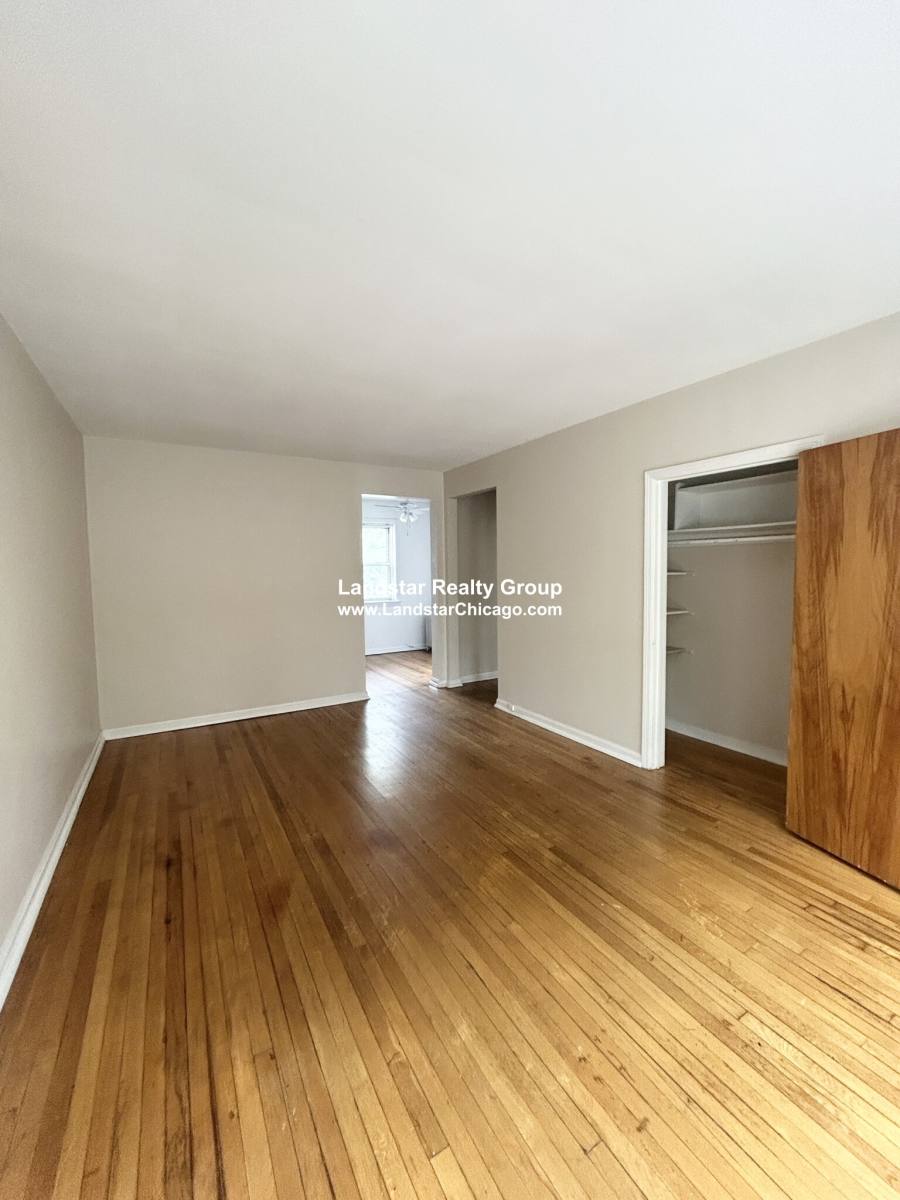 Apartment for rent at 1916 W Lunt Ave #3S, Chicago, IL 60626