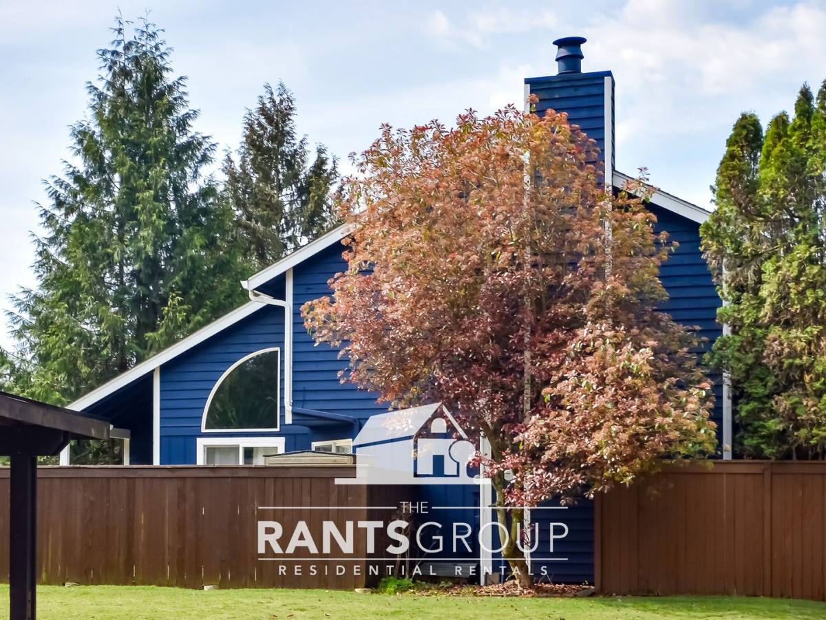 Townhouse for rent at 660 Malibu Dr SE, Lacey, WA 98503