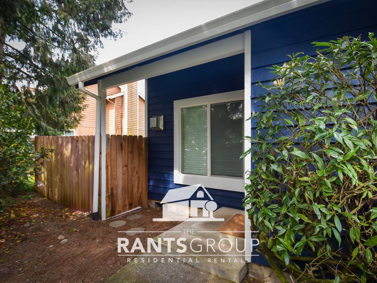 Townhouse for rent at 660 Malibu Dr SE, Lacey, WA 98503