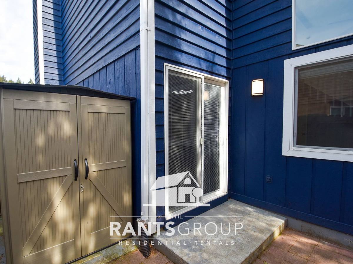 Townhouse for rent at 660 Malibu Dr SE, Lacey, WA 98503