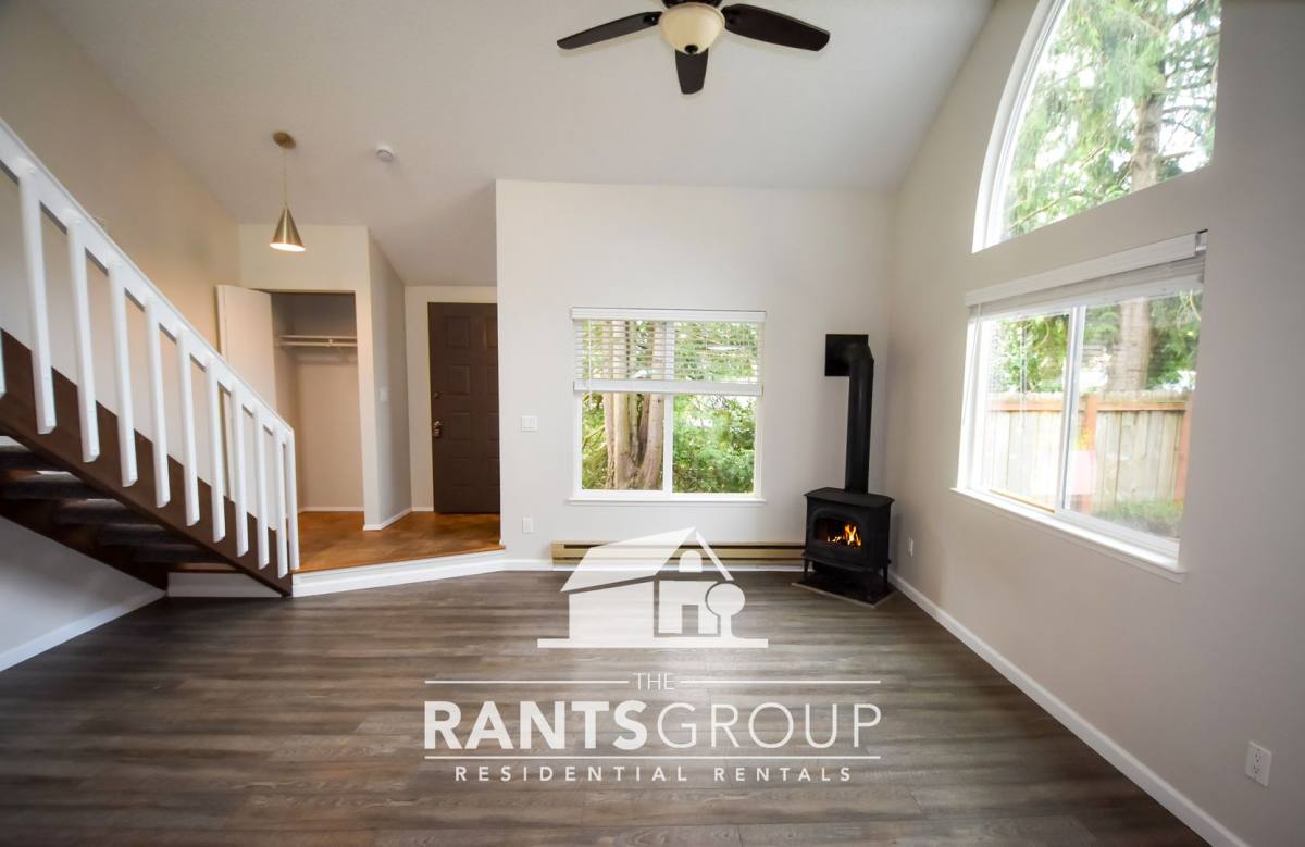 Townhouse for rent at 660 Malibu Dr SE, Lacey, WA 98503
