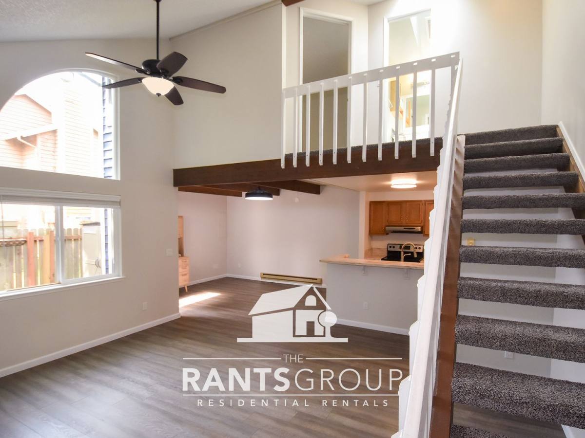 Townhouse for rent at 660 Malibu Dr SE, Lacey, WA 98503