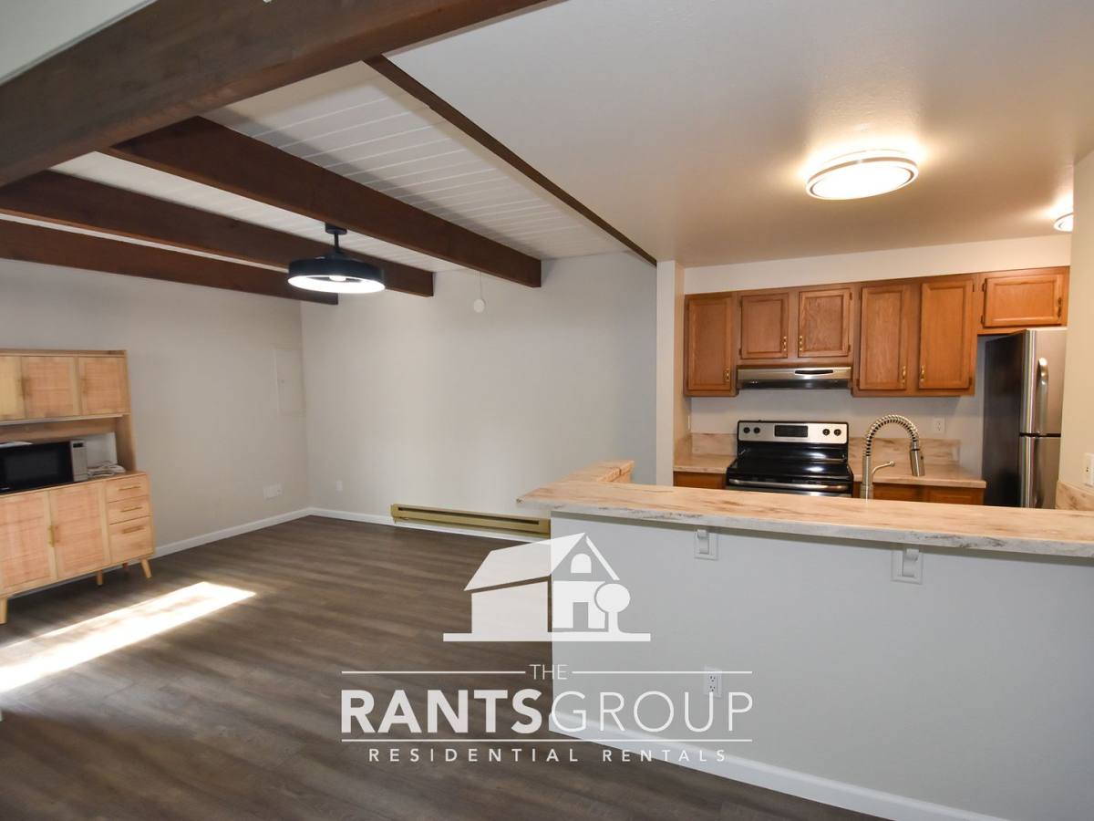 Townhouse for rent at 660 Malibu Dr SE, Lacey, WA 98503