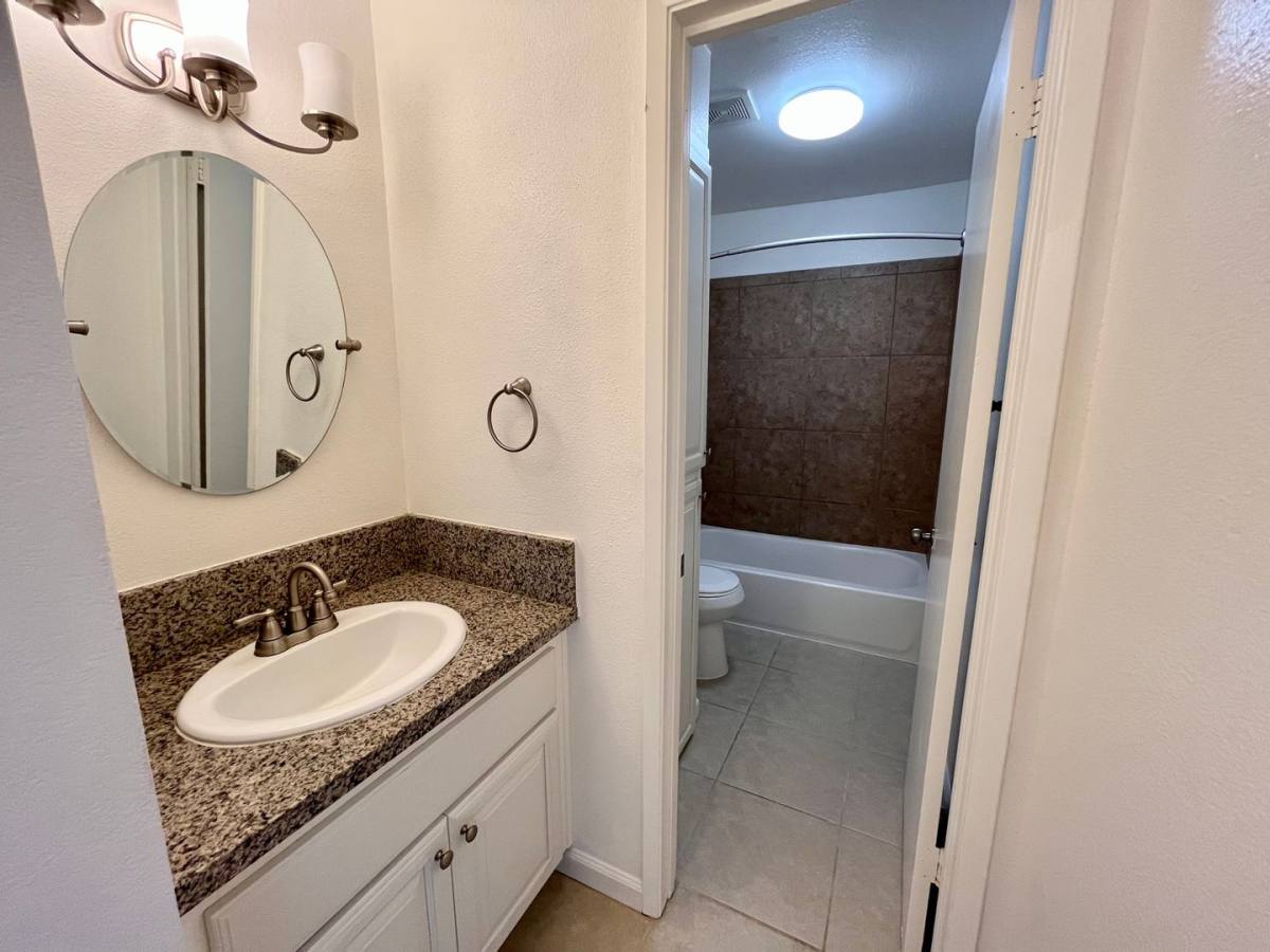 Apartment for rent at 2518 Capitol Ave, Sacramento, CA 95816