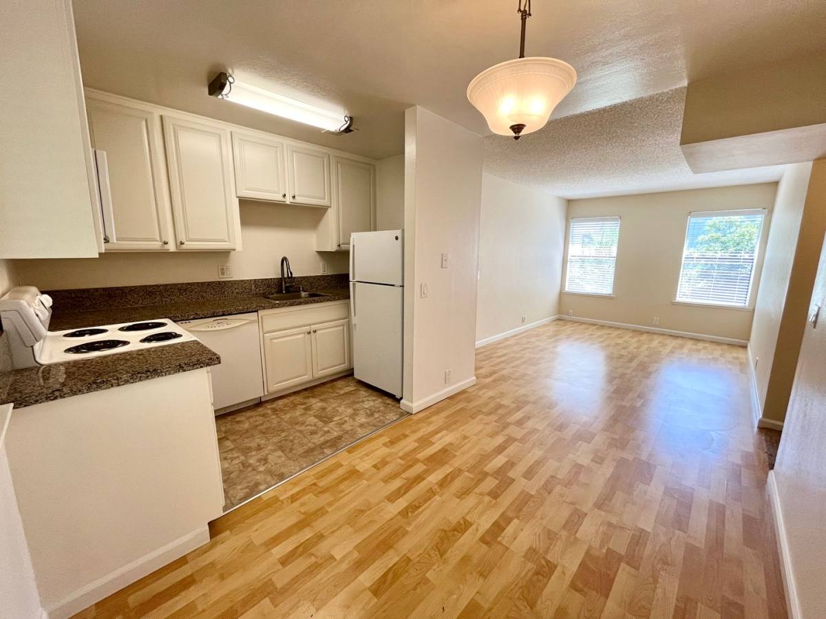 Apartment for rent at 2518 Capitol Ave, Sacramento, CA 95816