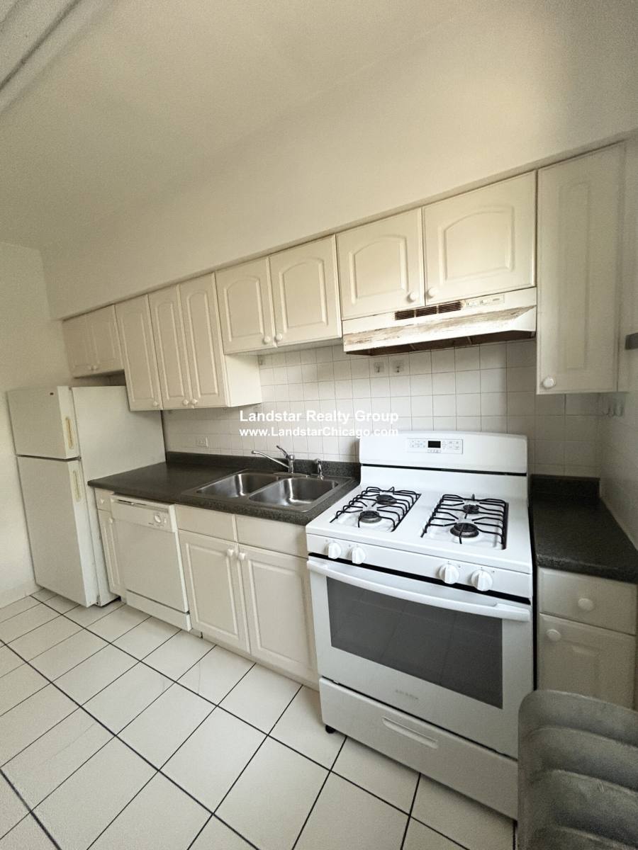 Apartment for rent at 916 Reba Place #1N, Evanston, IL 60202
