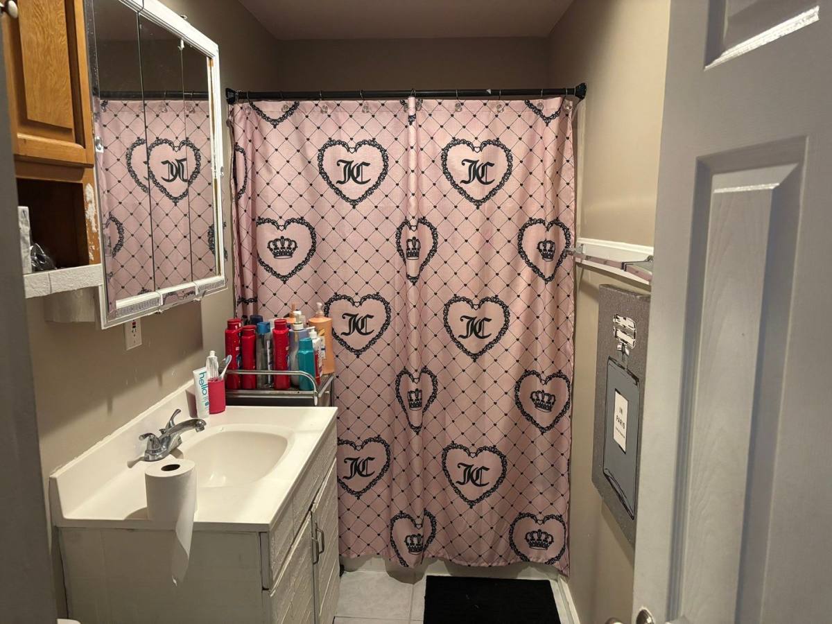 Apartment for rent at 31 S Stowell St, Worcester, MA 01604
