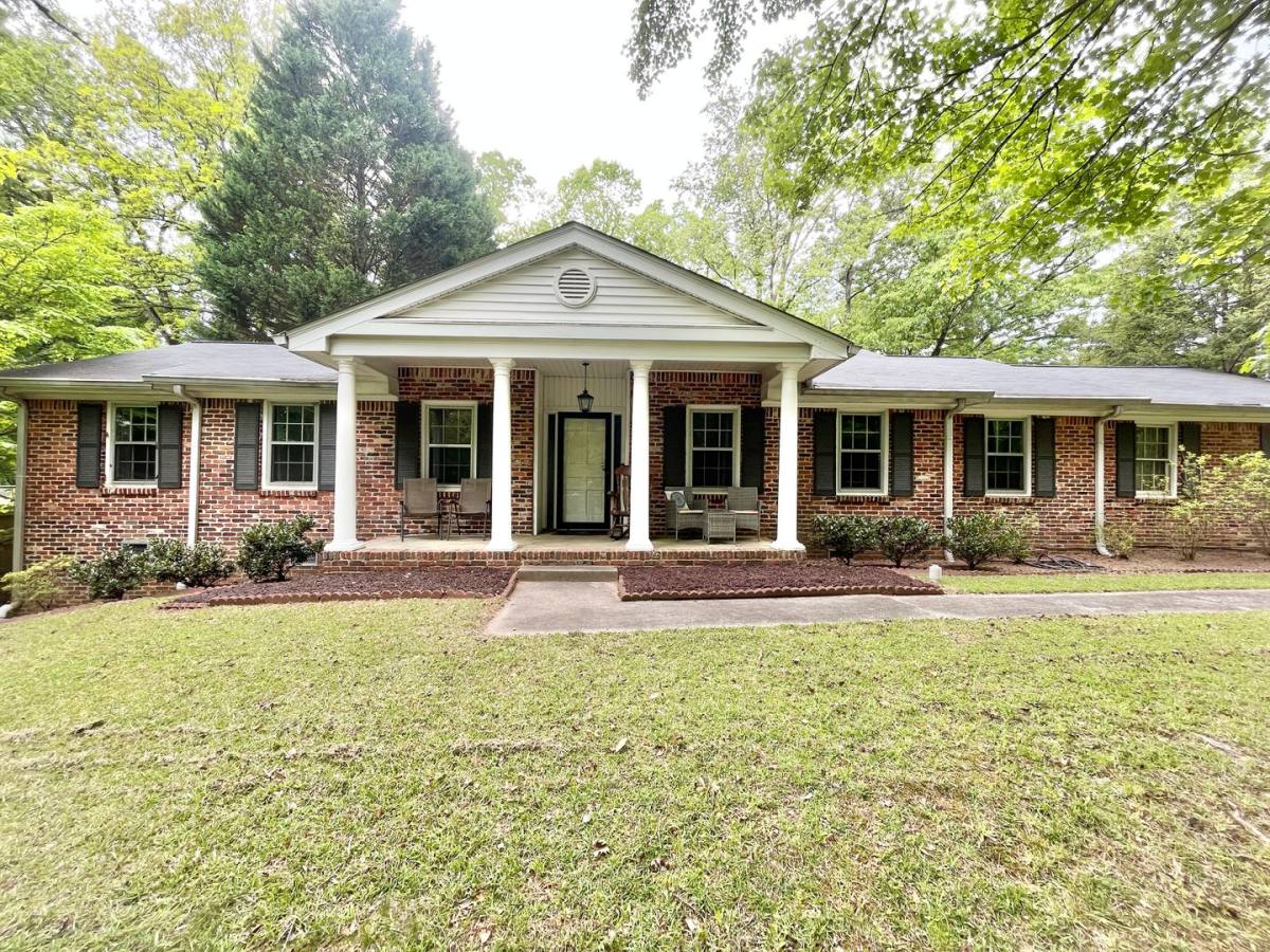 House for rent at 3154 Barkside Court, Atlanta, GA 30341