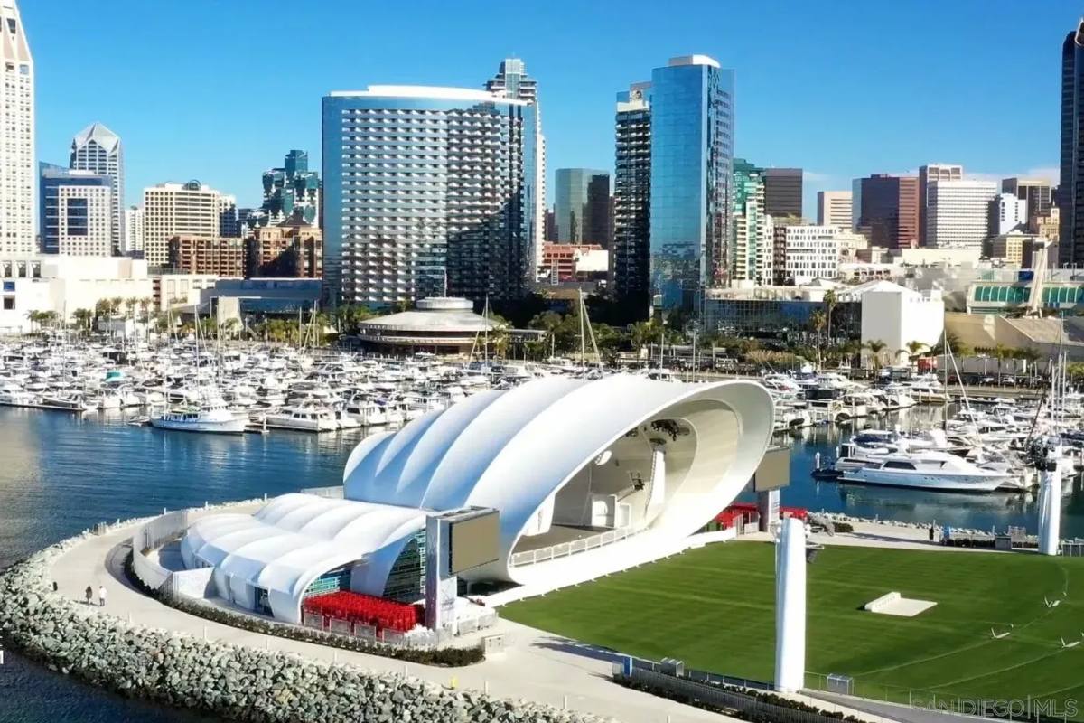 Condo for rent at 645 Front St, San Diego, CA 92101